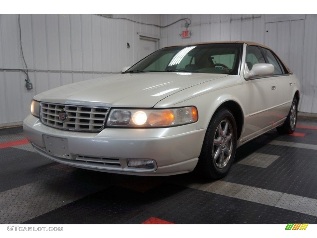 2002 Seville SLS - White Diamond / Neutral Shale photo #3