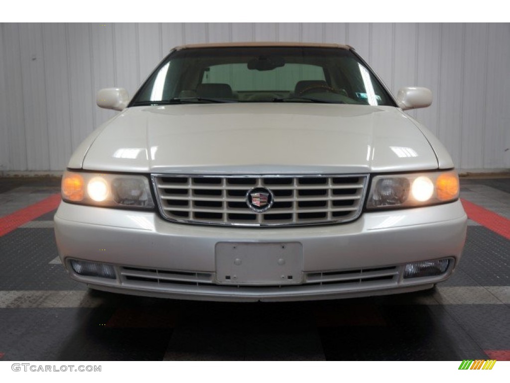 2002 Seville SLS - White Diamond / Neutral Shale photo #4