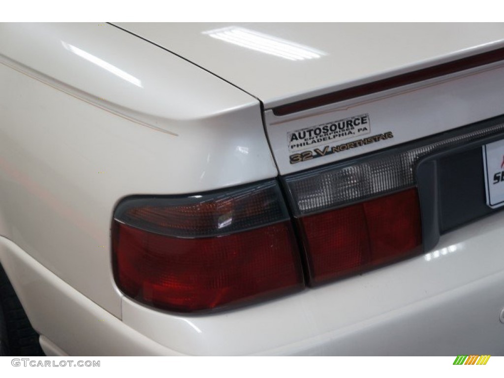 2002 Seville SLS - White Diamond / Neutral Shale photo #59
