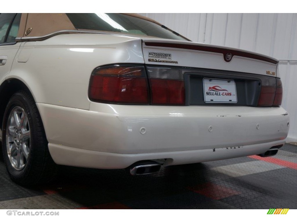 2002 Seville SLS - White Diamond / Neutral Shale photo #60