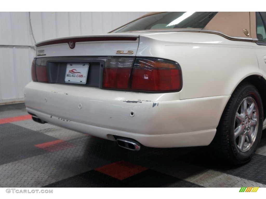 2002 Seville SLS - White Diamond / Neutral Shale photo #62