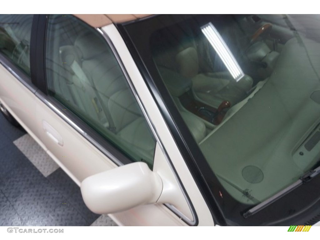2002 Seville SLS - White Diamond / Neutral Shale photo #82