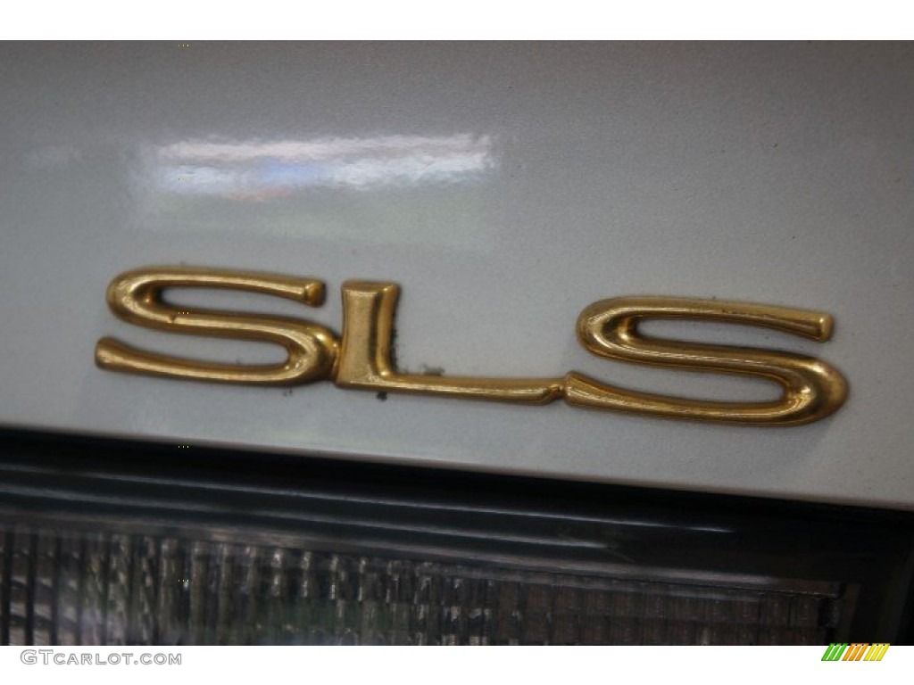 2002 Seville SLS - White Diamond / Neutral Shale photo #84