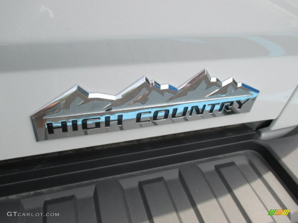 2015 Chevrolet Silverado 3500HD High Country Crew Cab Dual Rear Wheel 4x4 Marks and Logos Photos