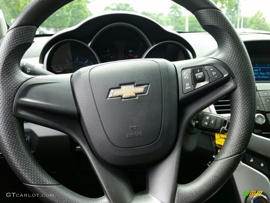 2013 Cruze LS - Summit White / Jet Black/Medium Titanium photo #13