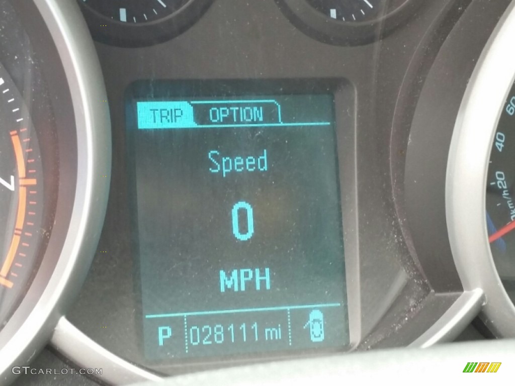 2013 Cruze LS - Summit White / Jet Black/Medium Titanium photo #18