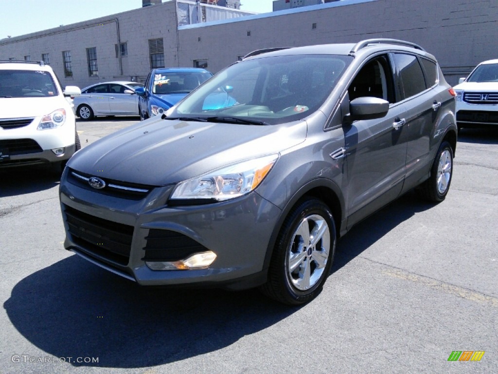 2014 Escape SE 2.0L EcoBoost 4WD - Sterling Gray / Charcoal Black photo #3