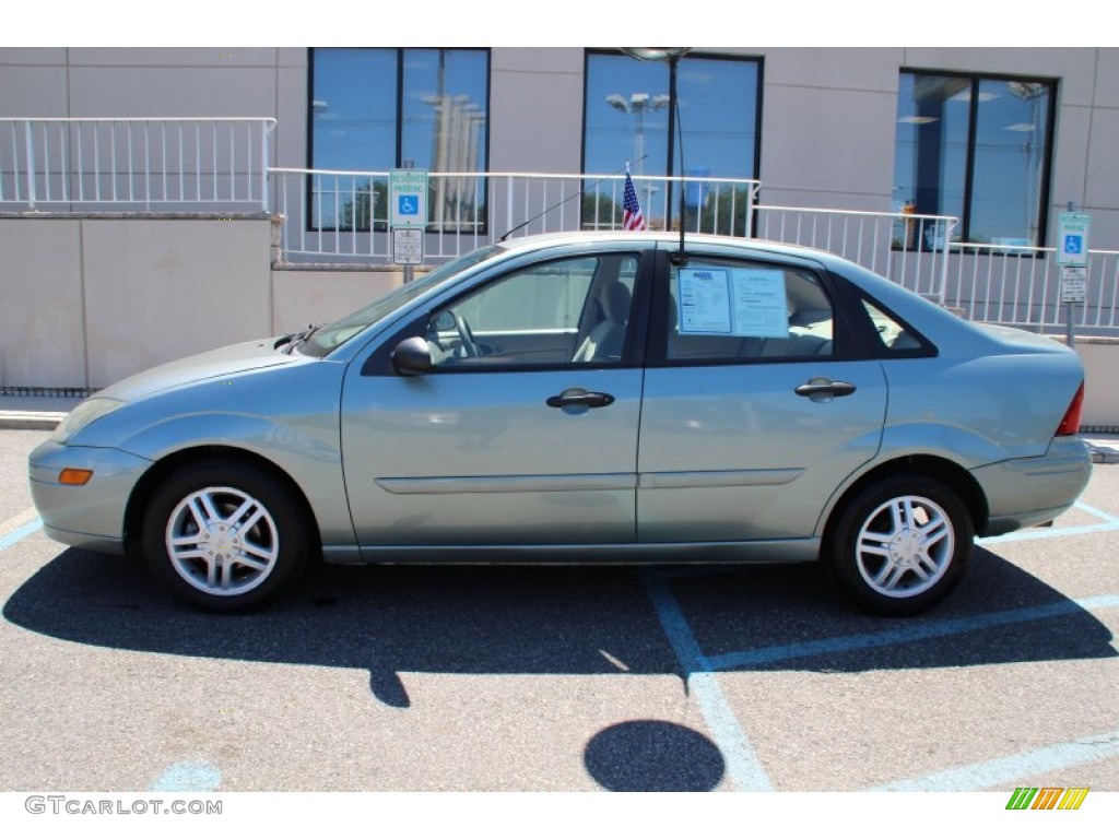 2004 Focus ZTS Sedan - Light Tundra Metallic / Medium Parchment photo #3