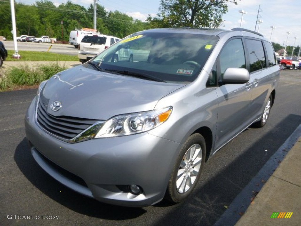 2011 Sienna XLE AWD - Silver Sky Metallic / Bisque photo #5