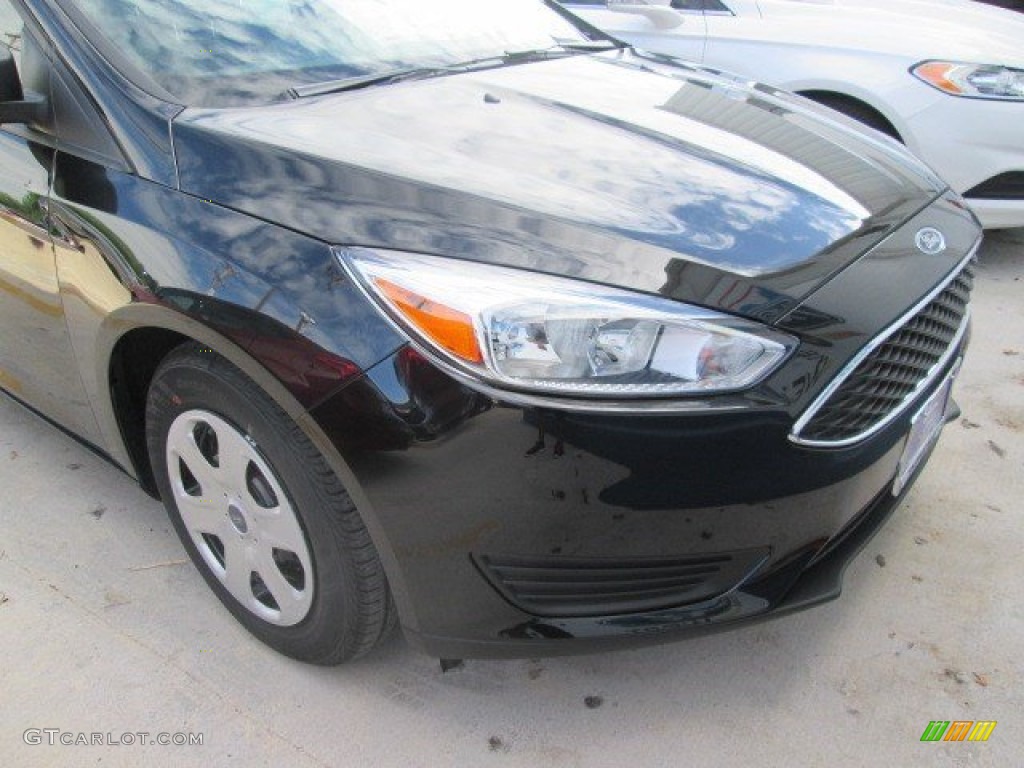 2015 Focus S Sedan - Tuxedo Black Metallic / Charcoal Black photo #2