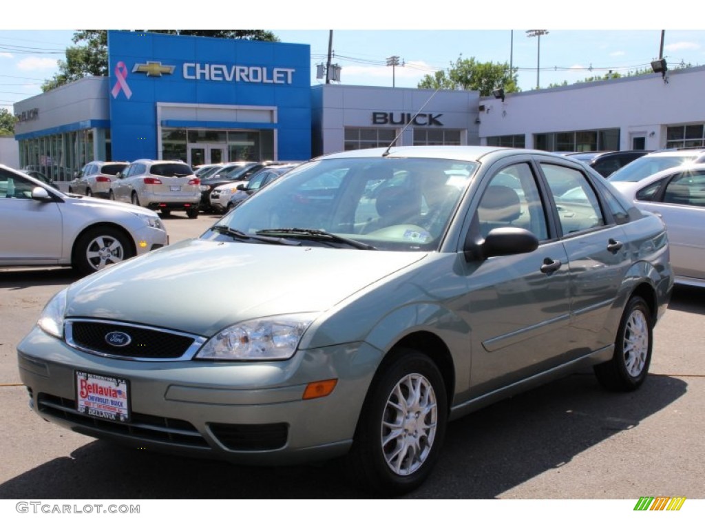 2006 Focus ZX4 SE Sedan - Liquid Grey Metallic / Dark Pebble/Light Pebble photo #1