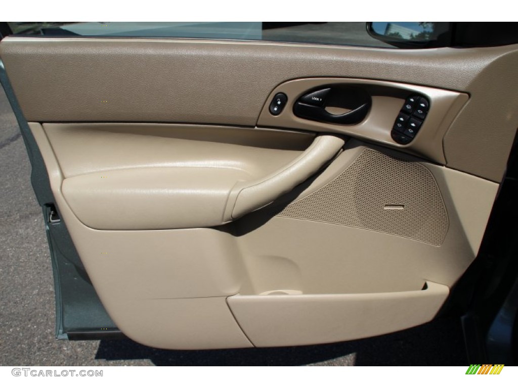2006 Focus ZX4 SE Sedan - Liquid Grey Metallic / Dark Pebble/Light Pebble photo #6