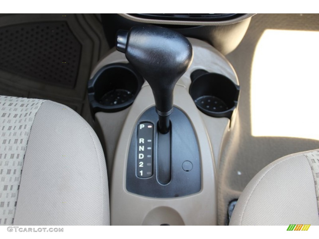 2006 Focus ZX4 SE Sedan - Liquid Grey Metallic / Dark Pebble/Light Pebble photo #13