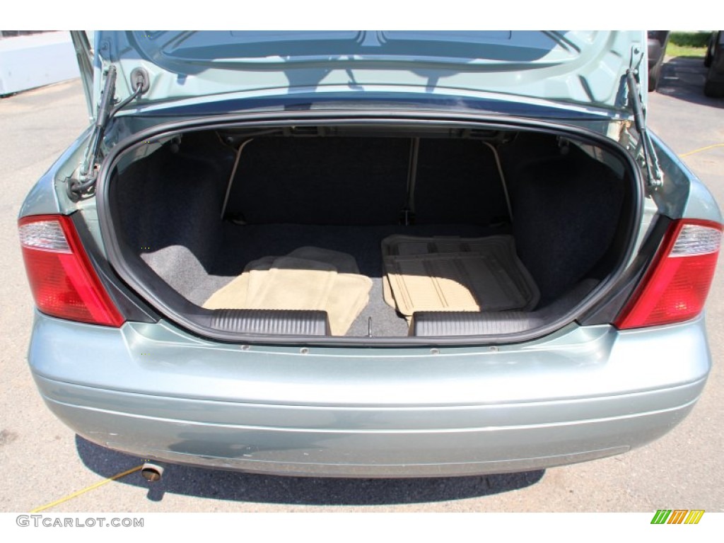 2006 Focus ZX4 SE Sedan - Liquid Grey Metallic / Dark Pebble/Light Pebble photo #16