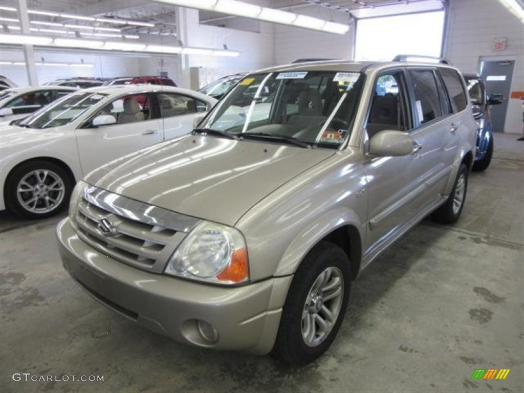 2004 XL7 LX 4x4 - Silky Silver Metallic / Gray photo #1