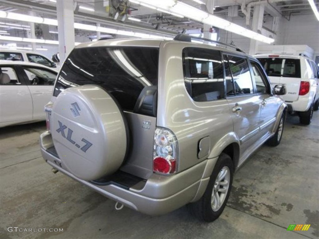 2004 XL7 LX 4x4 - Silky Silver Metallic / Gray photo #2