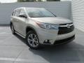 2015 Creme Brulee Mica Toyota Highlander XLE  photo #1