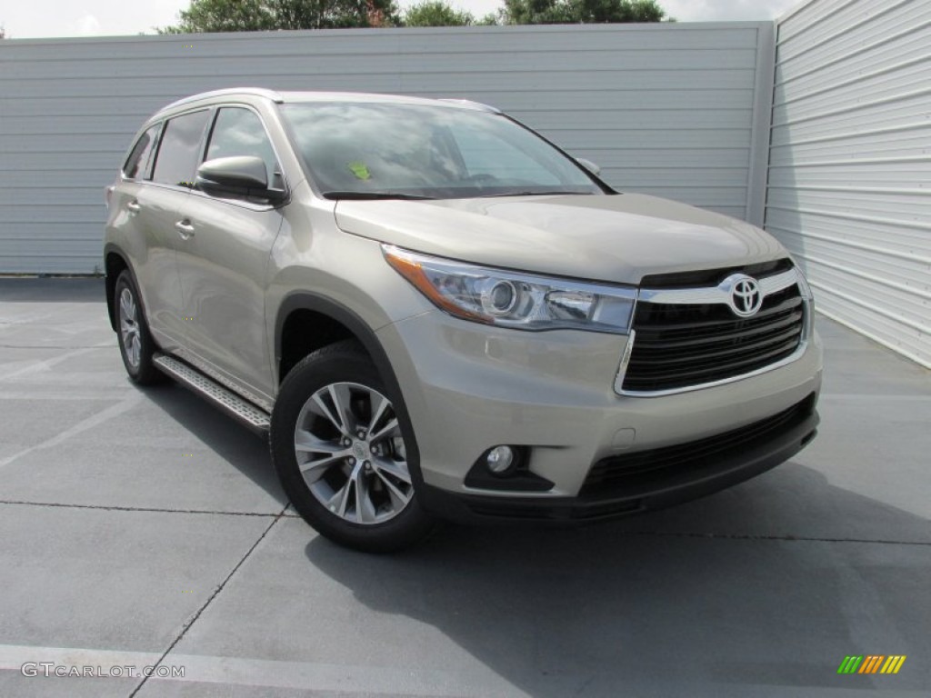 Creme Brulee Mica 2015 Toyota Highlander XLE Exterior Photo #105050712