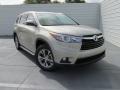 Front 3/4 View of 2015 Highlander XLE
