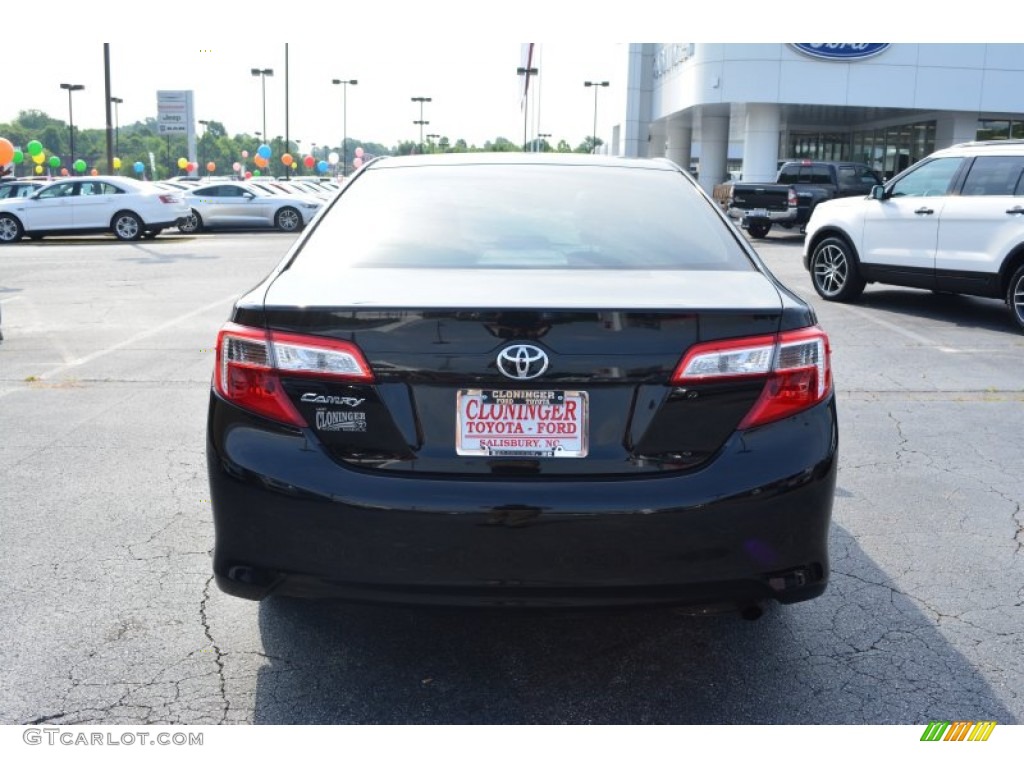 2014 Camry L - Attitude Black Metallic / Ivory photo #4