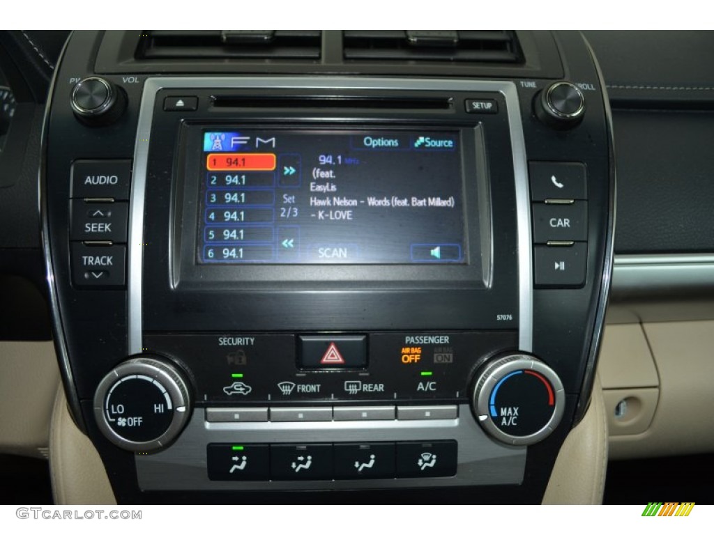 2014 Camry L - Attitude Black Metallic / Ivory photo #18