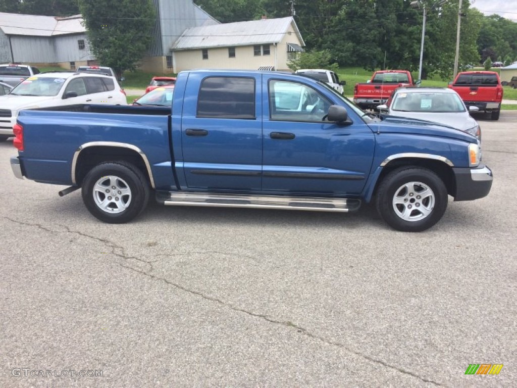 2005 Dakota SLT Quad Cab - Patriot Blue Pearl / Medium Slate Gray photo #2