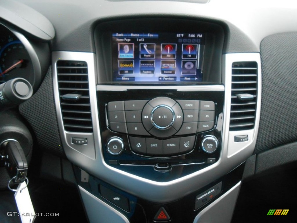 2015 Chevrolet Cruze Eco Controls Photo #105059445