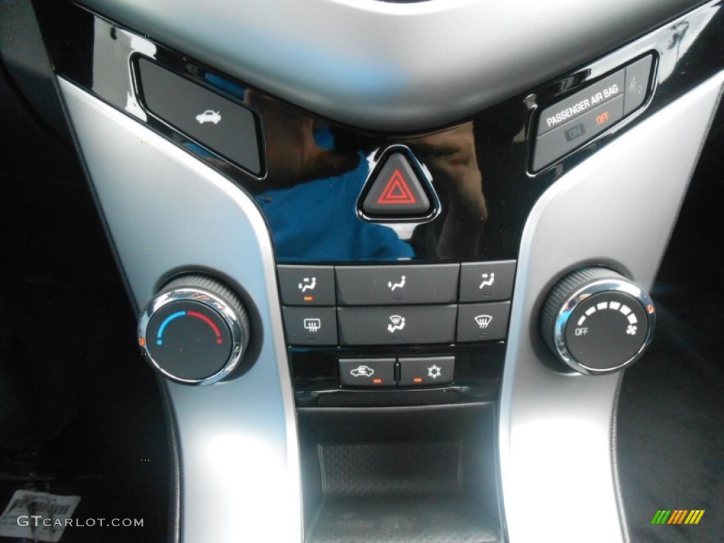 2015 Chevrolet Cruze Eco Controls Photos