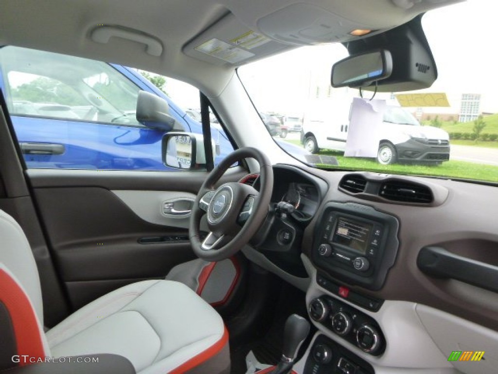 Bark Brown/Ski Gray Interior 2015 Jeep Renegade Limited 4x4 Photo #105064517