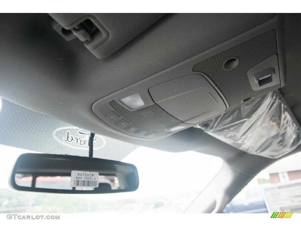 2015 F150 Lariat SuperCrew 4x4 - White Platinum Tricoat / Black photo #16