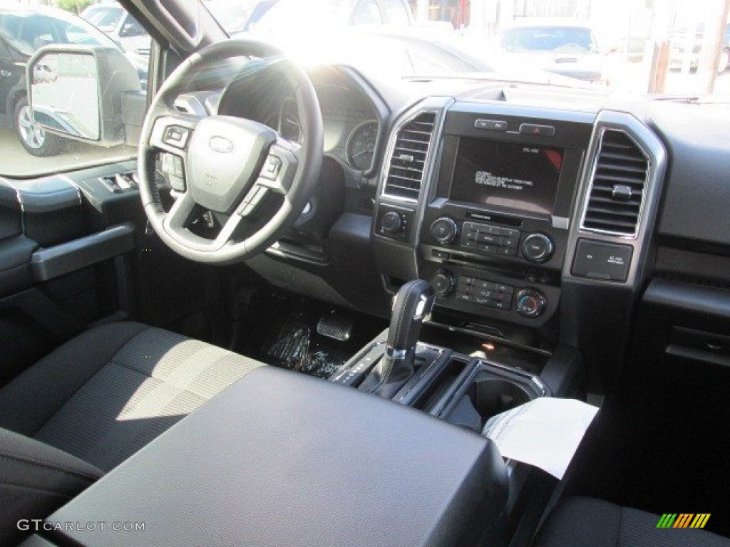 2015 F150 XLT SuperCrew 4x4 - Oxford White / Black photo #25