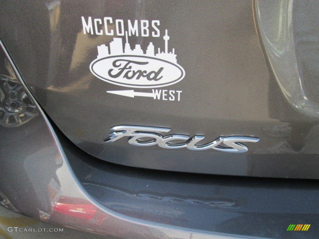 2015 Focus SE Sedan - Magnetic Metallic / Charcoal Black photo #7
