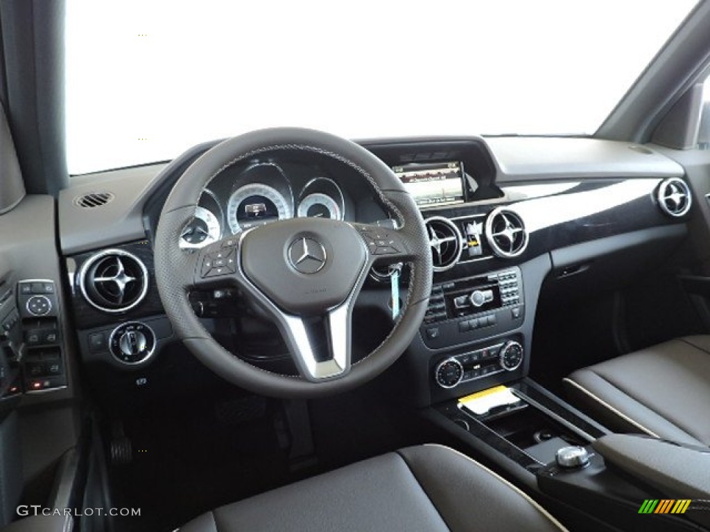 2015 Mercedes-Benz GLK 250 BlueTEC 4Matic Dashboard Photos