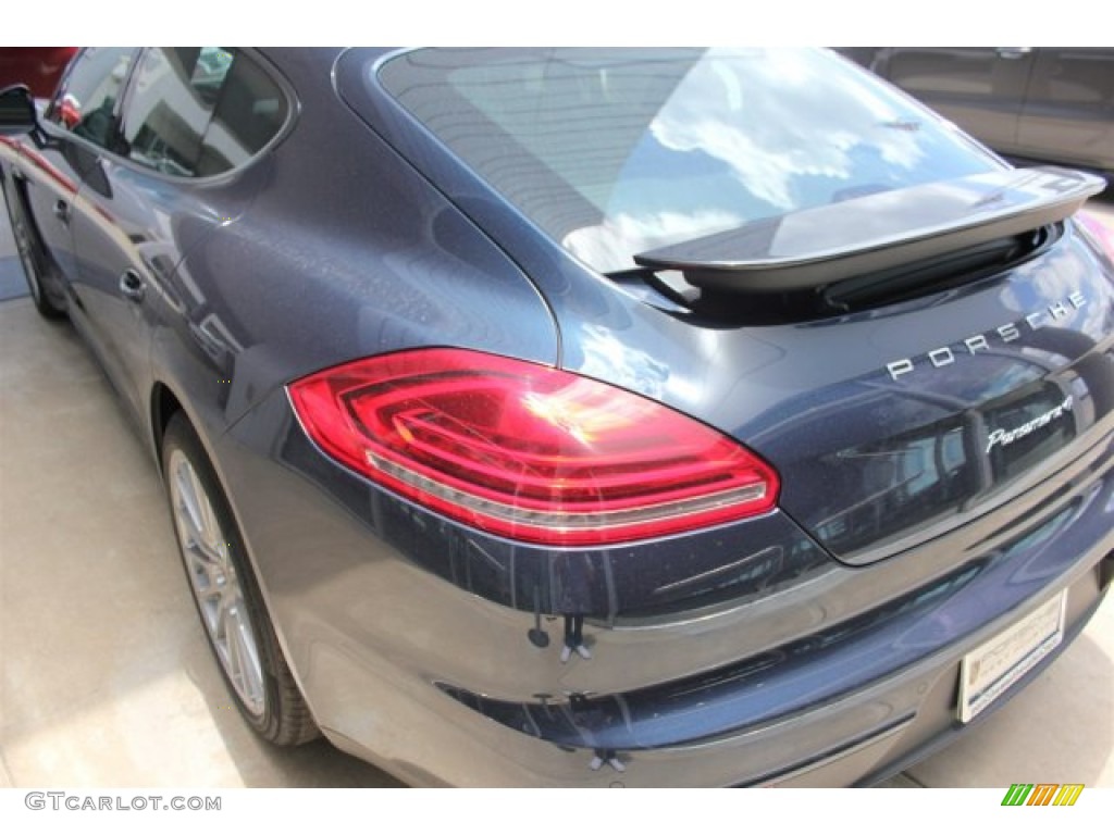 2015 Panamera 4 - Dark Blue Metallic / Black photo #7
