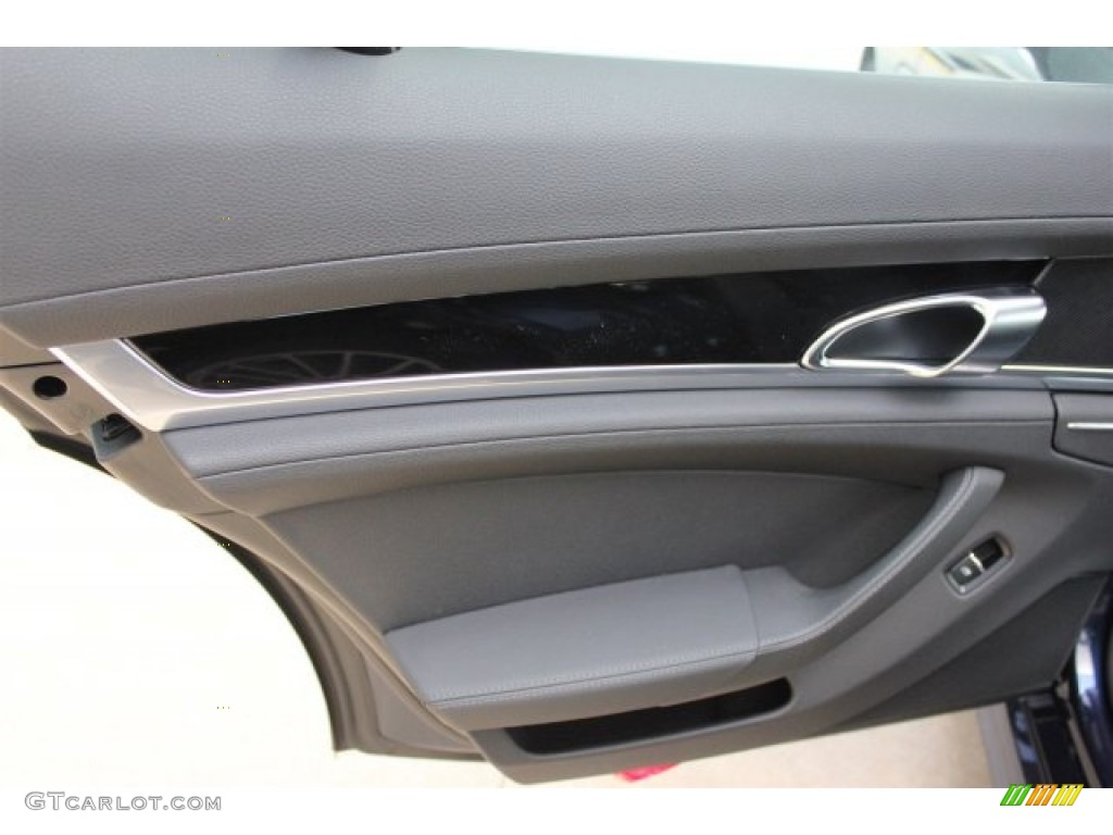 2015 Panamera 4 - Dark Blue Metallic / Black photo #30