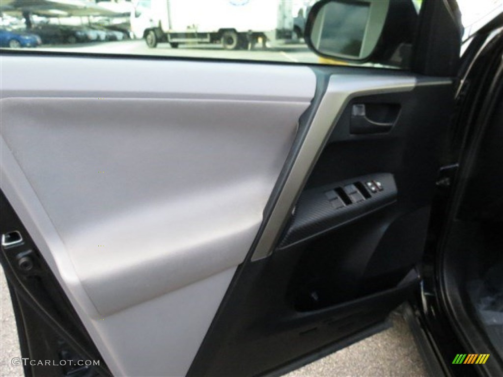 2013 RAV4 XLE - Black / Beige photo #11