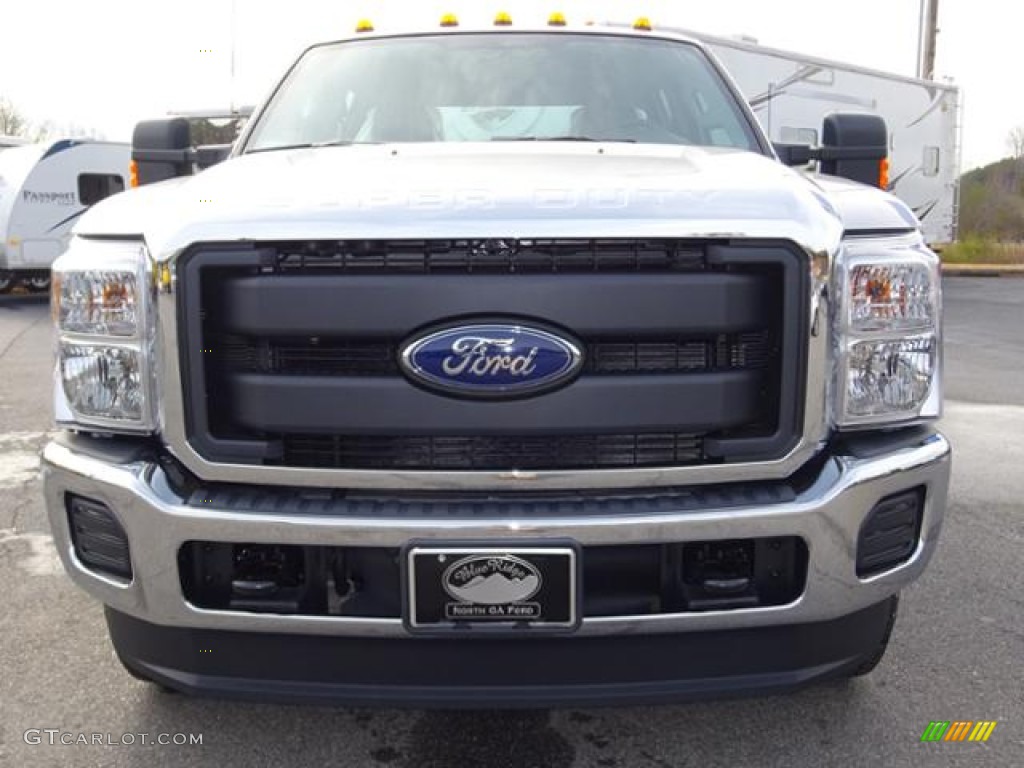 2015 F350 Super Duty XL Crew Cab 4x4 - Ingot Silver / Steel photo #8