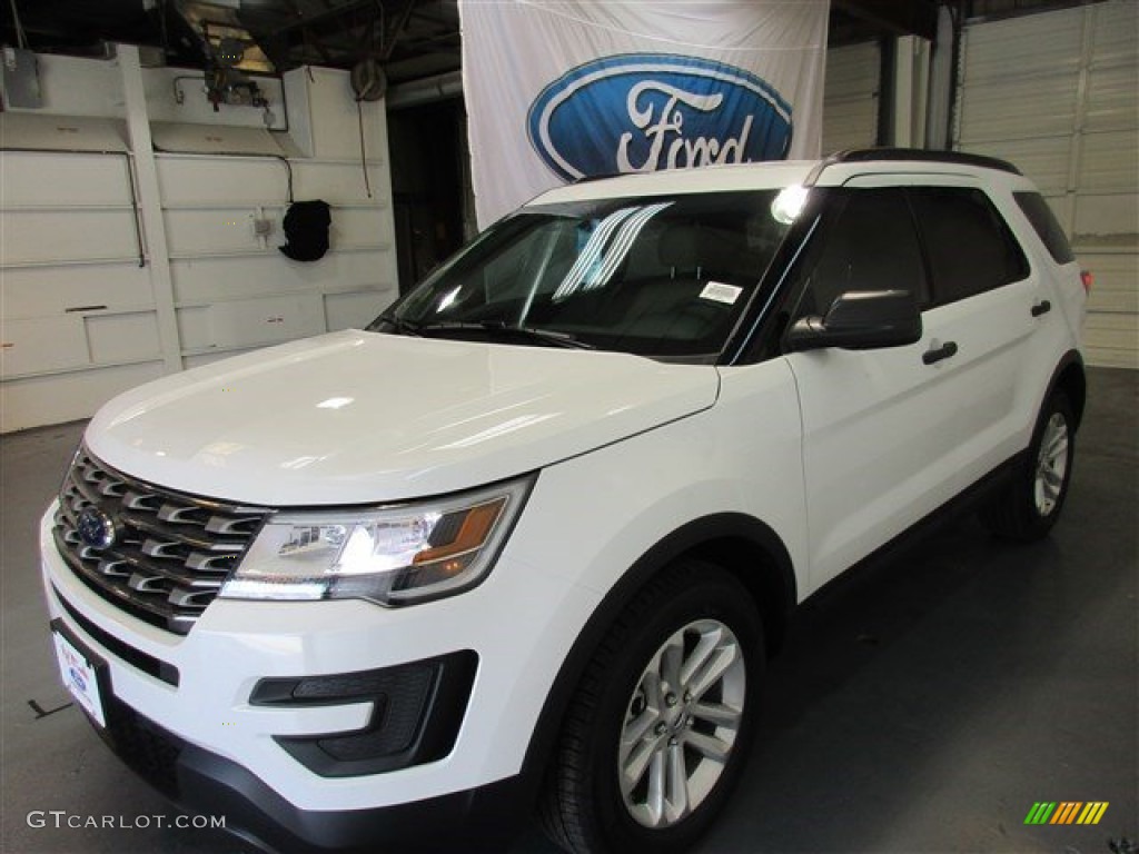 2016 Explorer FWD - Oxford White / Medium Light Camel photo #3