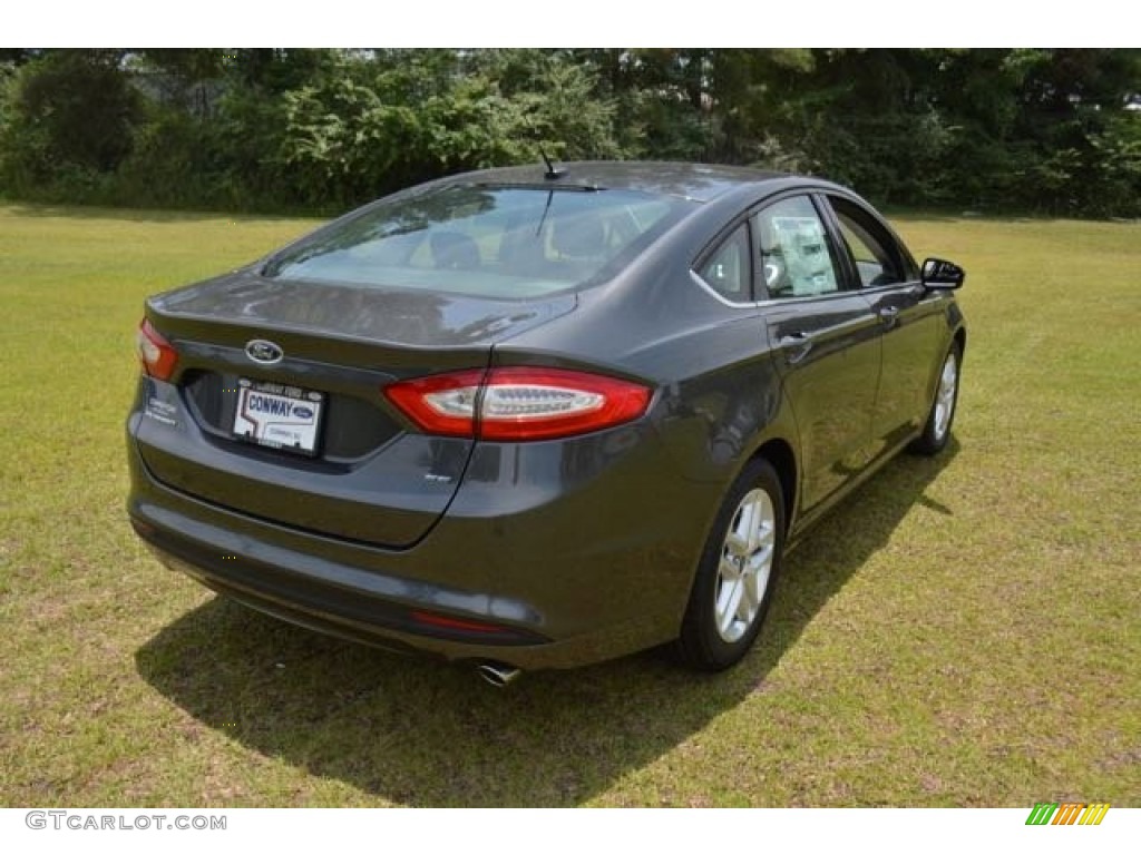 2016 Fusion SE - Magnetic Metallic / Charcoal Black photo #5