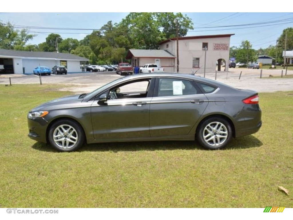 2016 Fusion SE - Magnetic Metallic / Charcoal Black photo #9