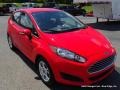 Race Red - Fiesta SE Hatchback Photo No. 7