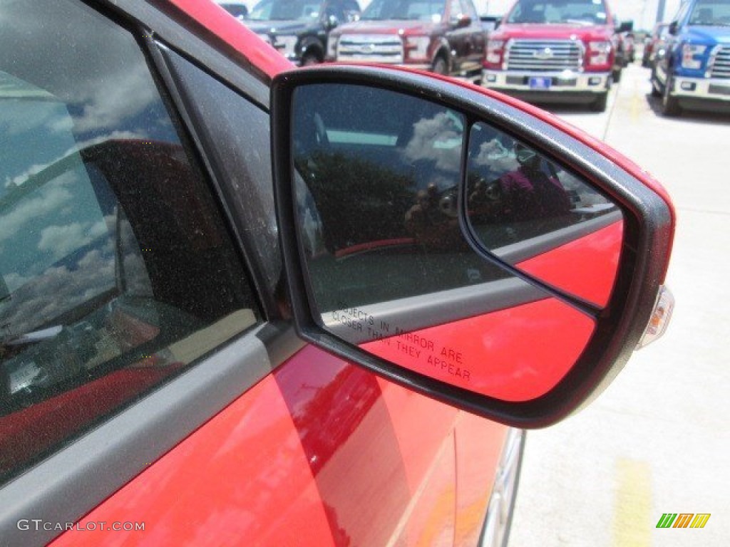 2015 Focus SE Sedan - Race Red / Charcoal Black photo #5