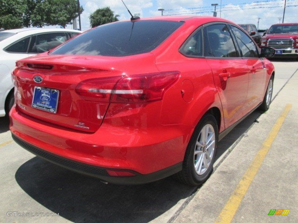 2015 Focus SE Sedan - Race Red / Charcoal Black photo #11