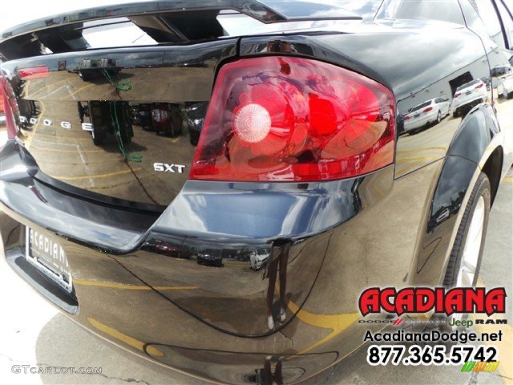 2013 Avenger SXT - Black / Black/Red photo #9