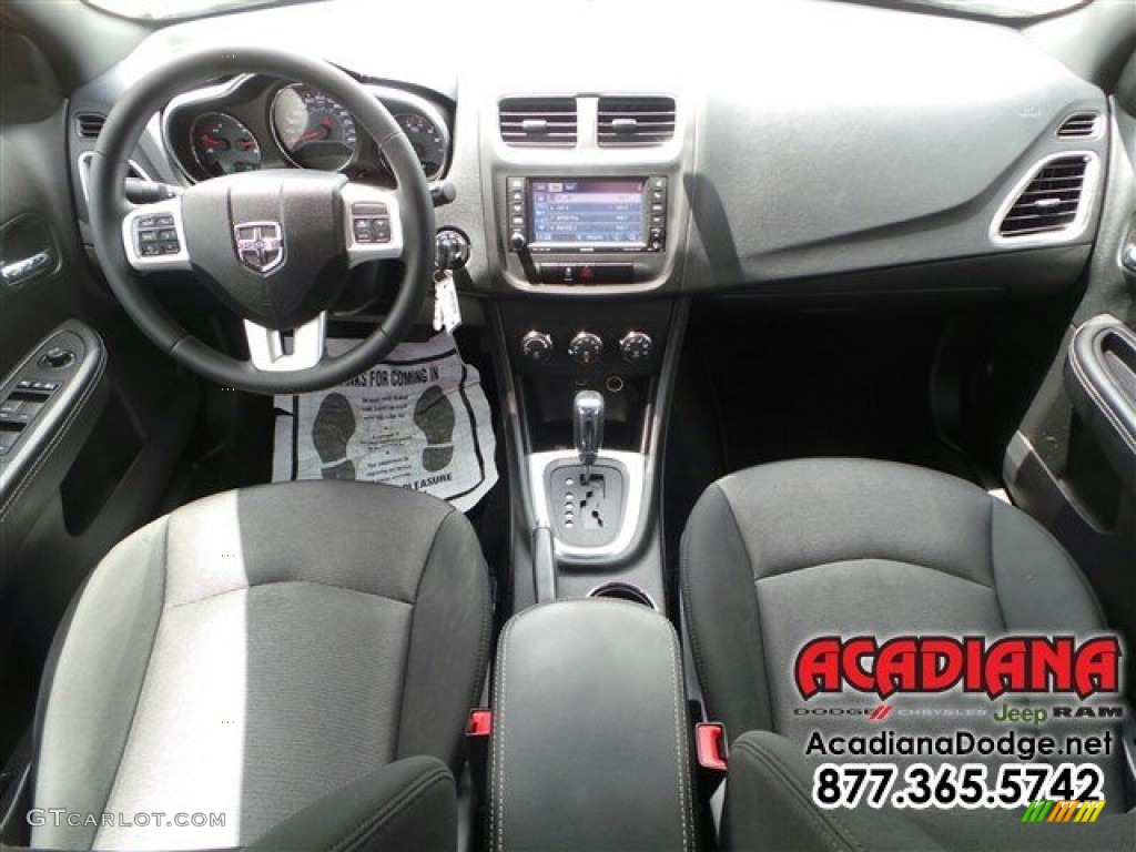 2013 Avenger SXT - Black / Black/Red photo #22