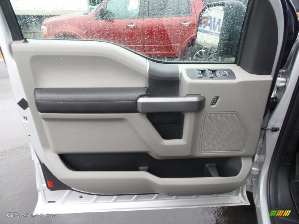 2015 Ford F150 XL SuperCab 4x4 Medium Earth Gray Door Panel Photo #105114582