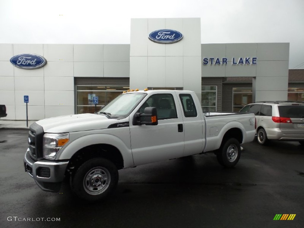 Oxford White Ford F250 Super Duty