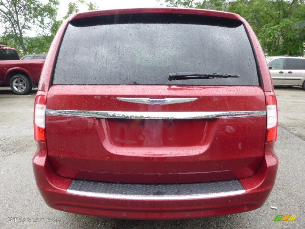 2015 Town & Country Touring-L - Deep Cherry Red Crystal Pearl / Black/Light Graystone photo #4