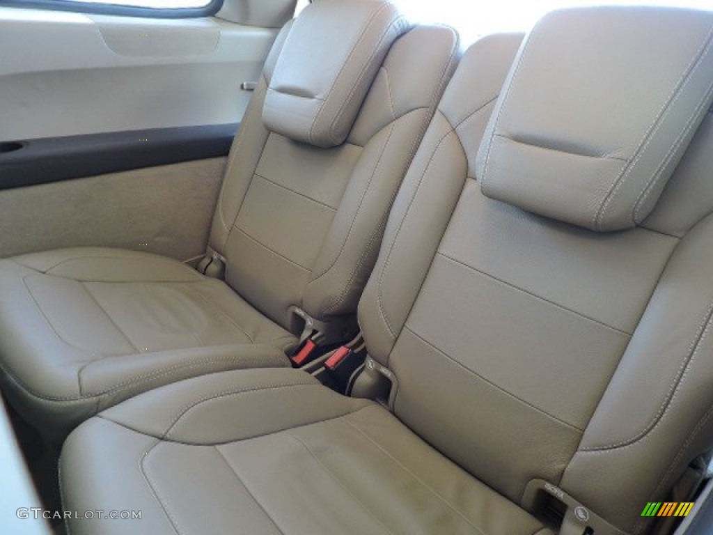 2013 Mercedes-Benz GL 450 4Matic Rear Seat Photo #105120339