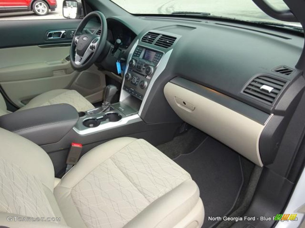 2015 Explorer FWD - Oxford White / Medium Light Stone photo #8